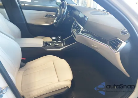 2022 BMW 330I xDrive z USA, uszkodzony, nr VIN 3MW5R7J01N8C57424